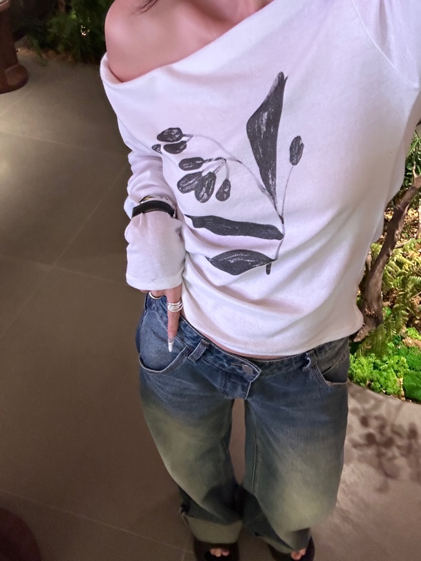 『Lynka』性感风印花宽松T恤一字肩斜肩长袖上衣