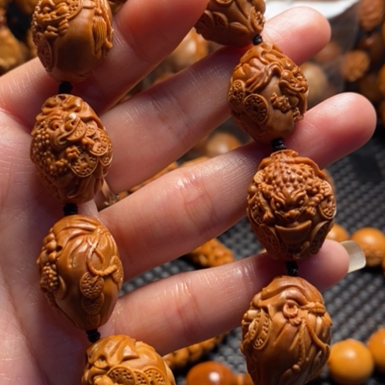 橄榄核吊坠金蟾手串