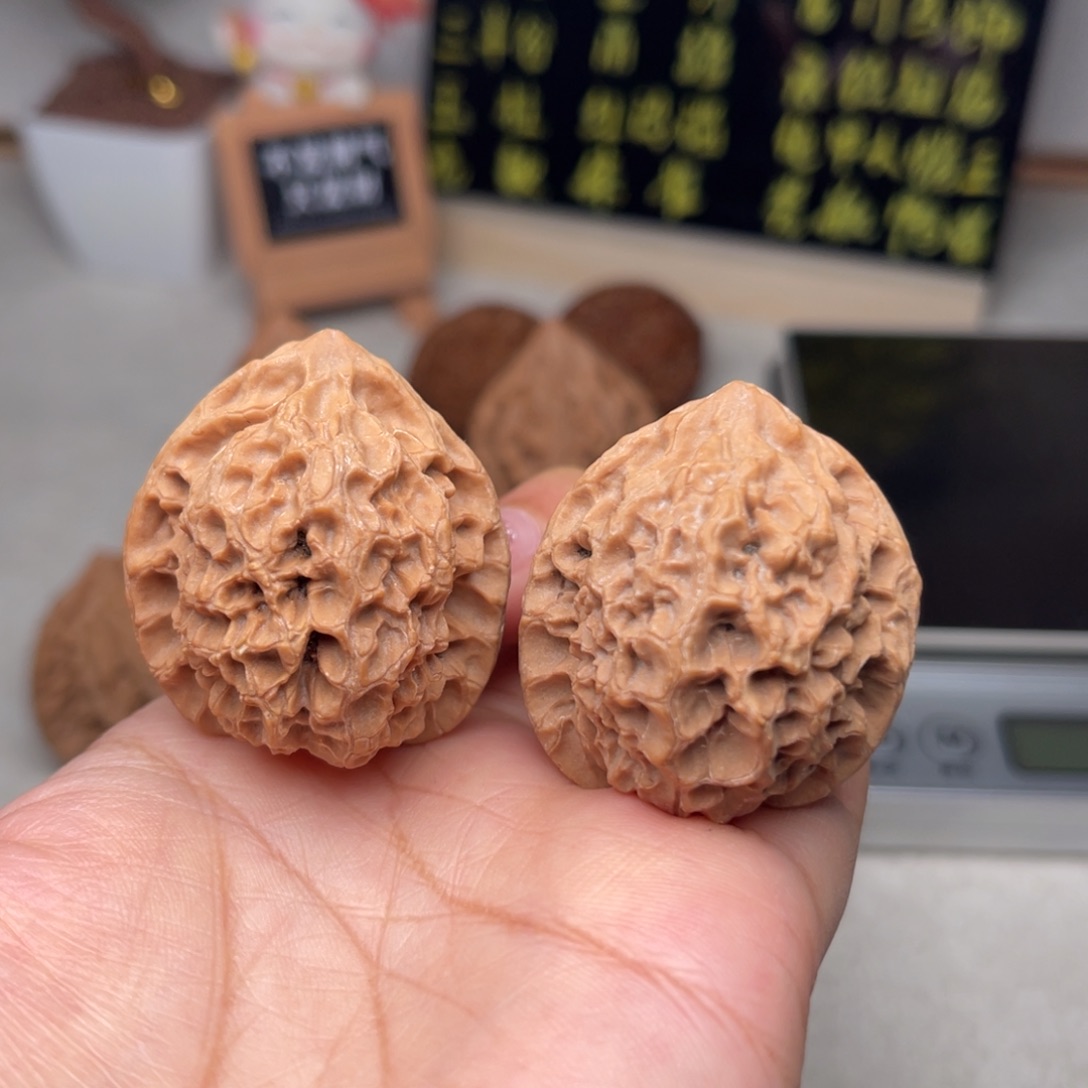 文玩核桃把件鱼鳞纹马蹄