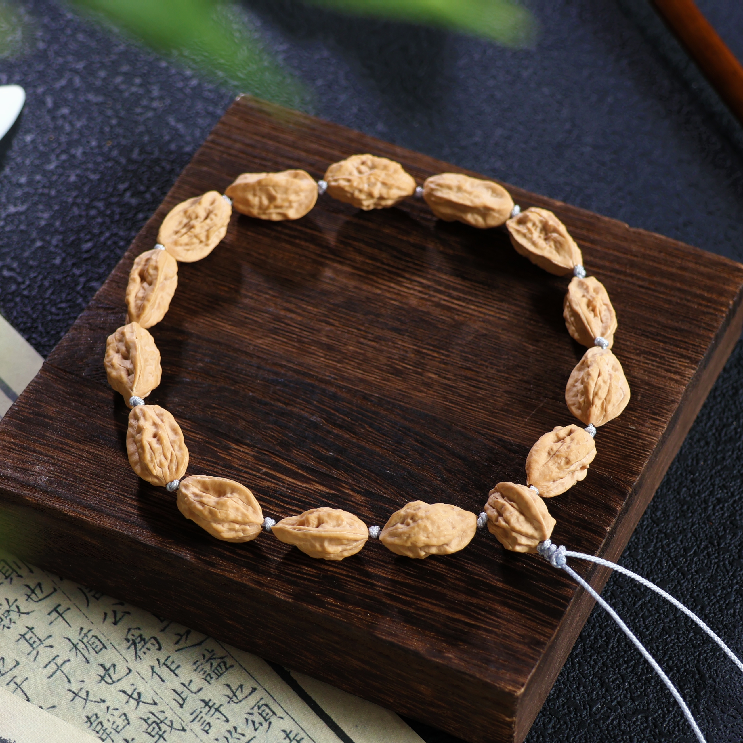 嵩山蛤蟆头异形小核桃手持手串 原皮原色 小瓜子