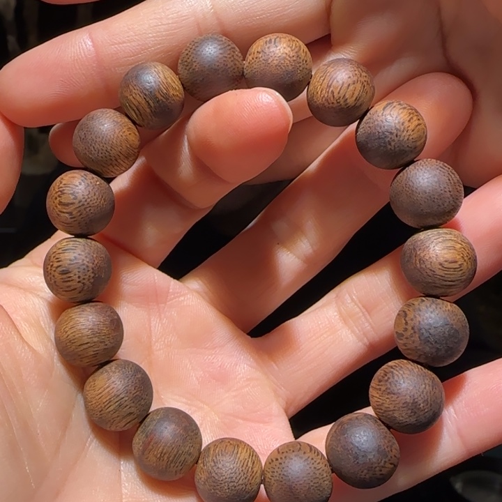 手串沉香透顶绿1.2手串14克+