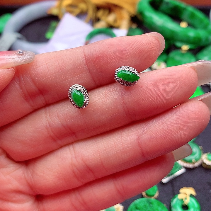 翡翠颈饰银S925镶嵌翡翠