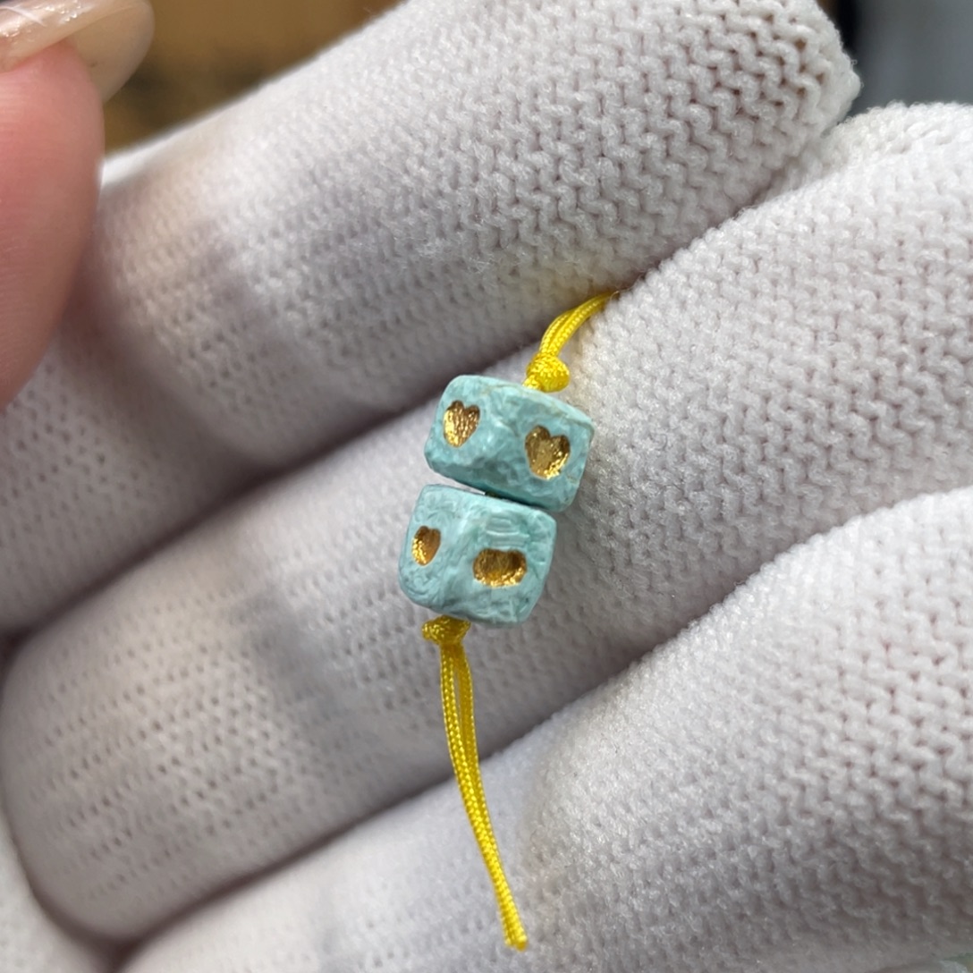 绿松石未镶嵌挂件