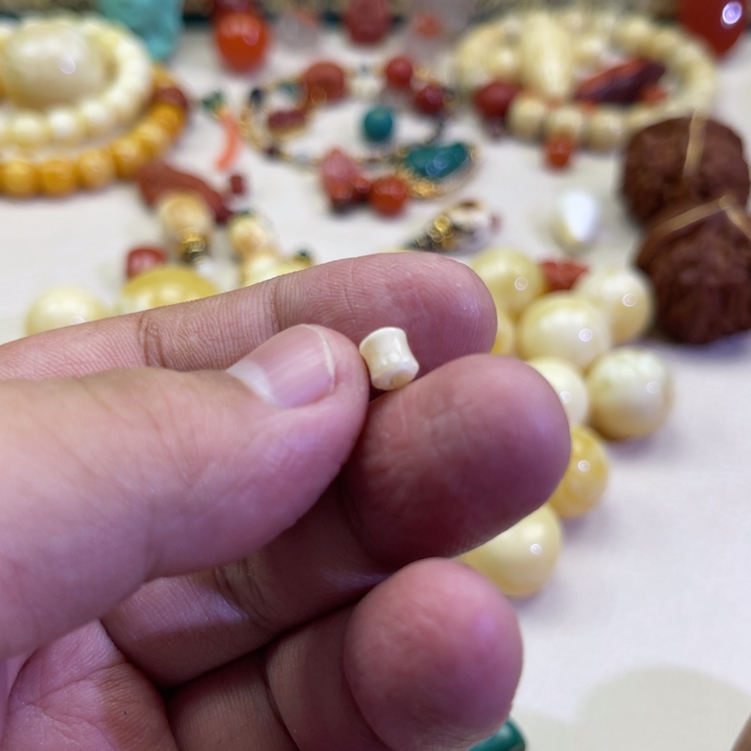 琥珀未镶嵌珠宝奇石14