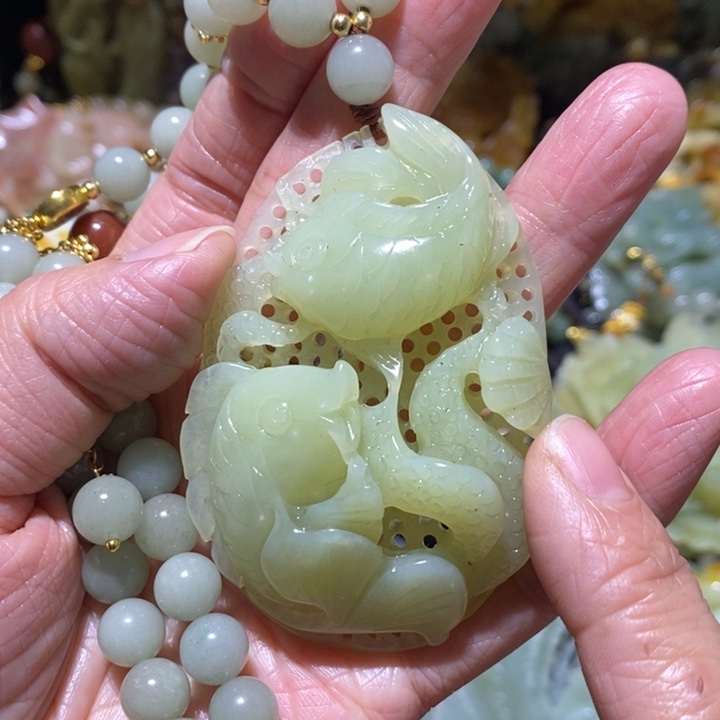 蛇纹石玉岫玉吊坠未镶嵌