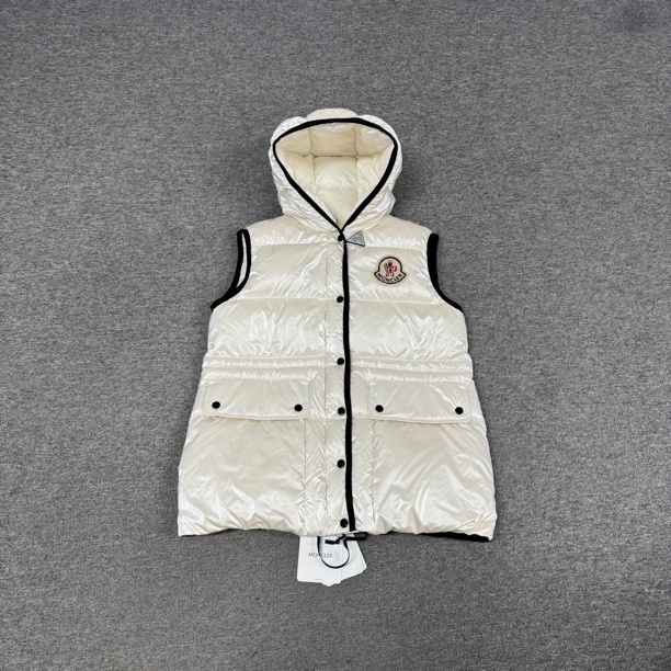 未使用 MONCLER moncler 蒙口 珠光白羽绒马甲 全新带马甲