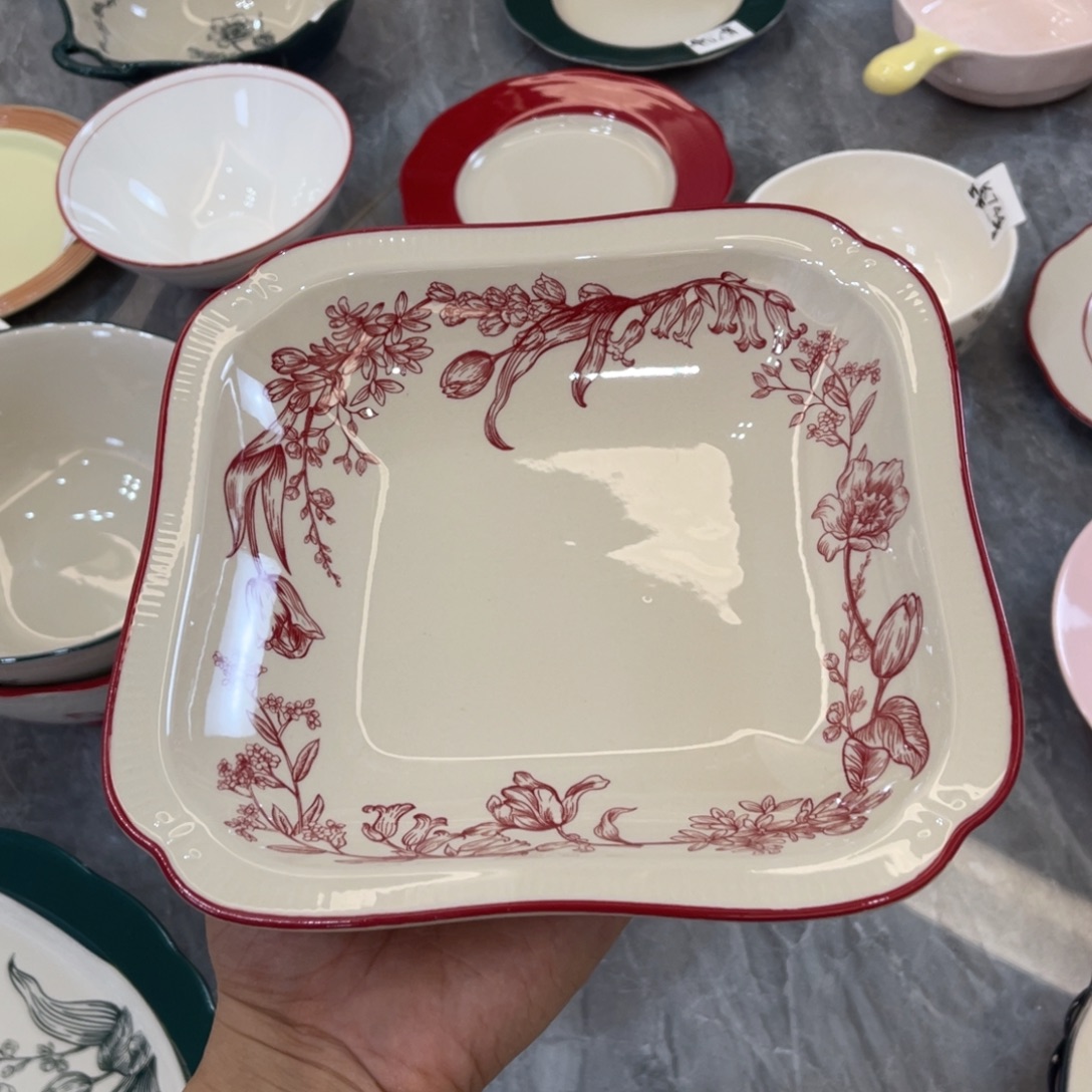 陶瓷微瑕餐具介意勿拍，满18飞！ 