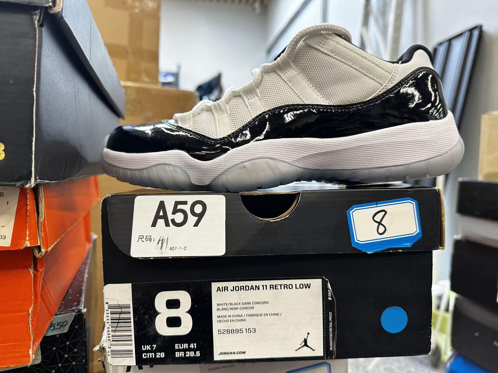Nike  aj11黑白 全新原盒 41码  11月21 bai  A59