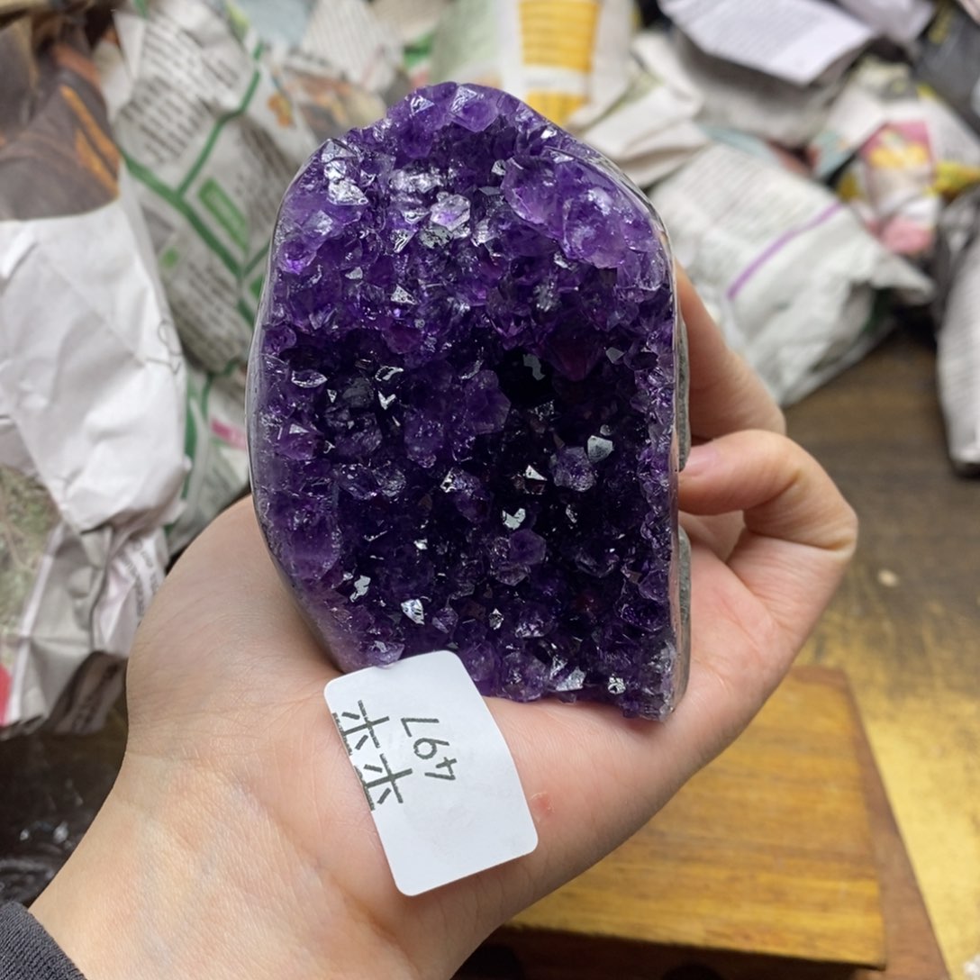 紫晶乌拉圭未镶嵌