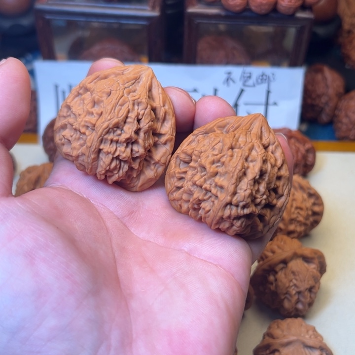 無***淰吊坠桃核哈哈哈哈哈