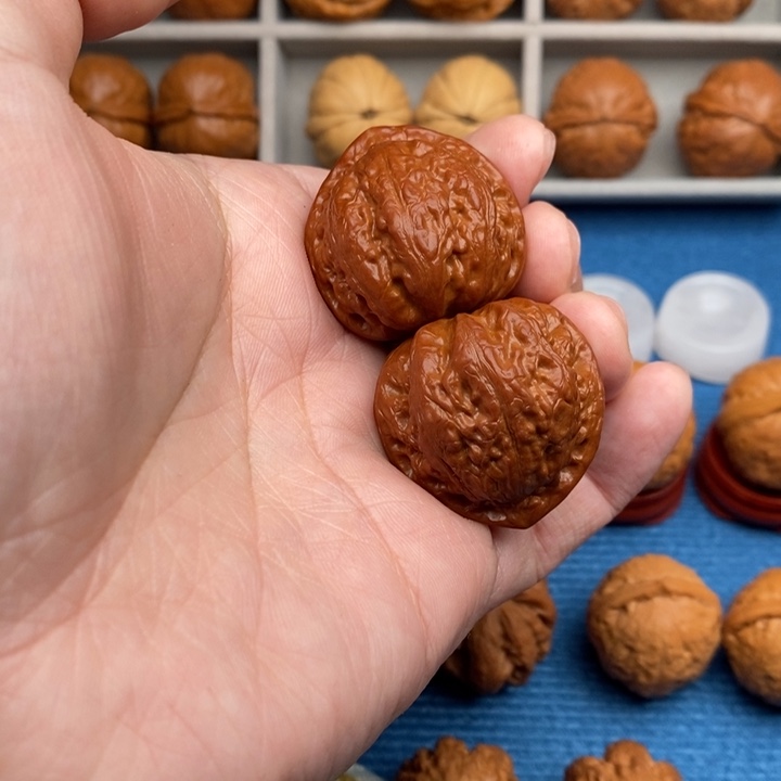 文玩核桃把件胖头陀