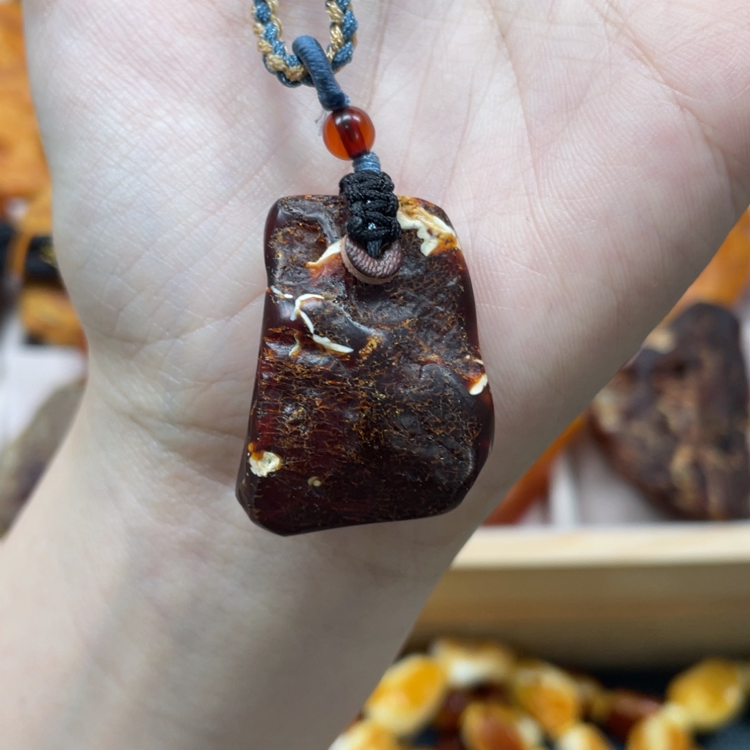 琥珀珠宝奇石未镶嵌