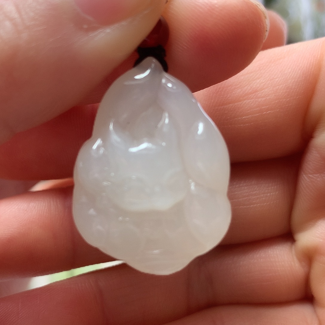 雨***桐和田玉未镶嵌颈饰