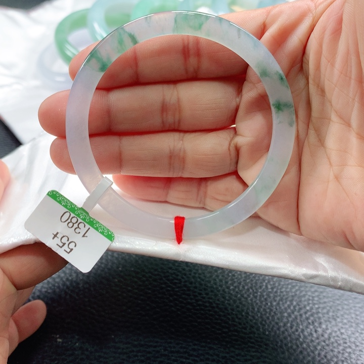 翡翠手镯未镶嵌555565656