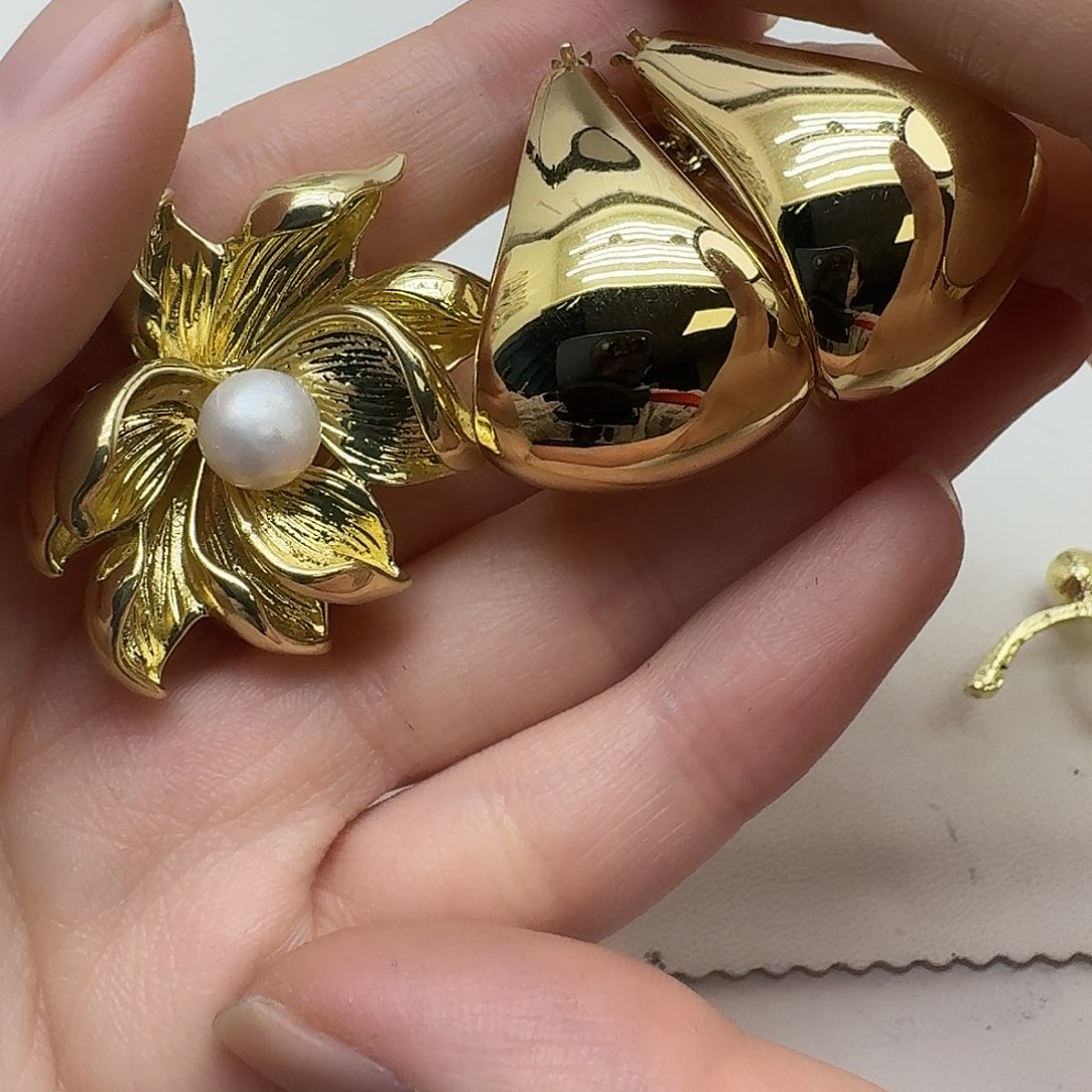 淡水珍珠未镶嵌耳饰