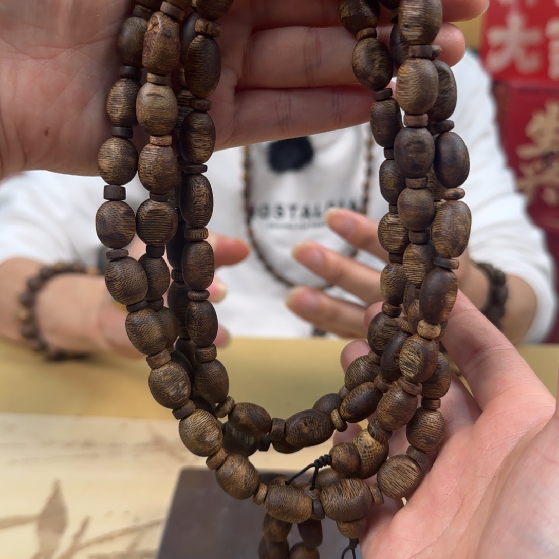 沉香手串绿棋乌身瘤疤多样性发货1条29克