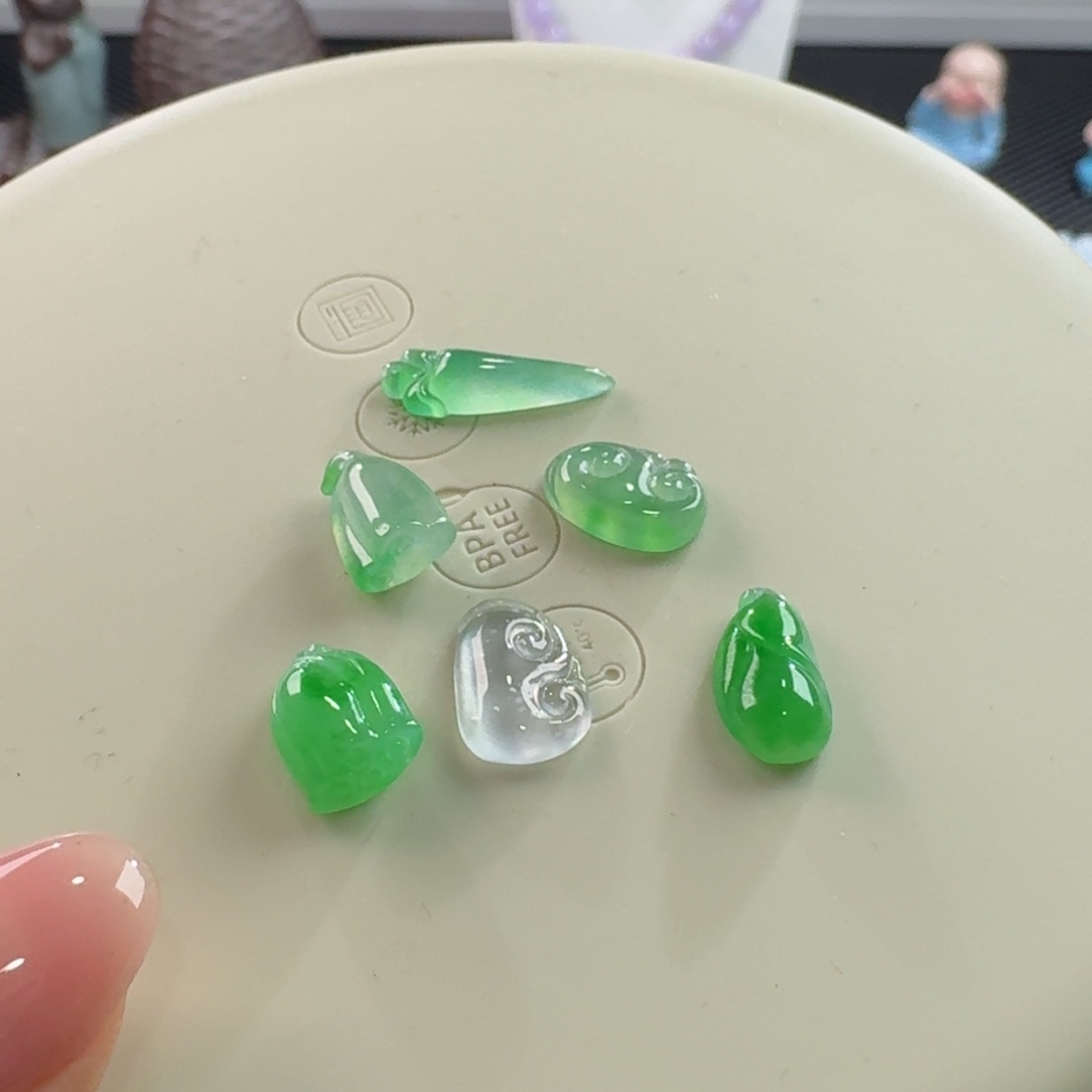 翡翠手链未镶嵌多样性发其一(那个价格不一样)