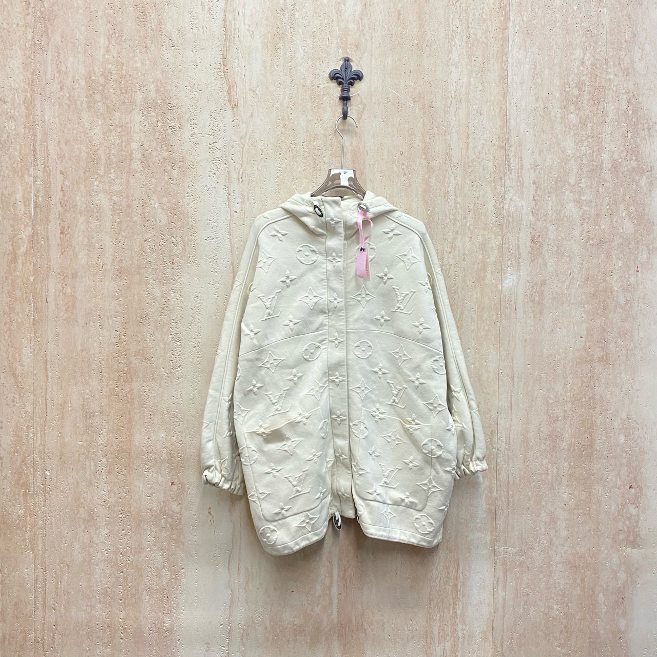 99新 LouisVuitton/路易威登 米白色浮雕连帽外套/s码/原吊/32519