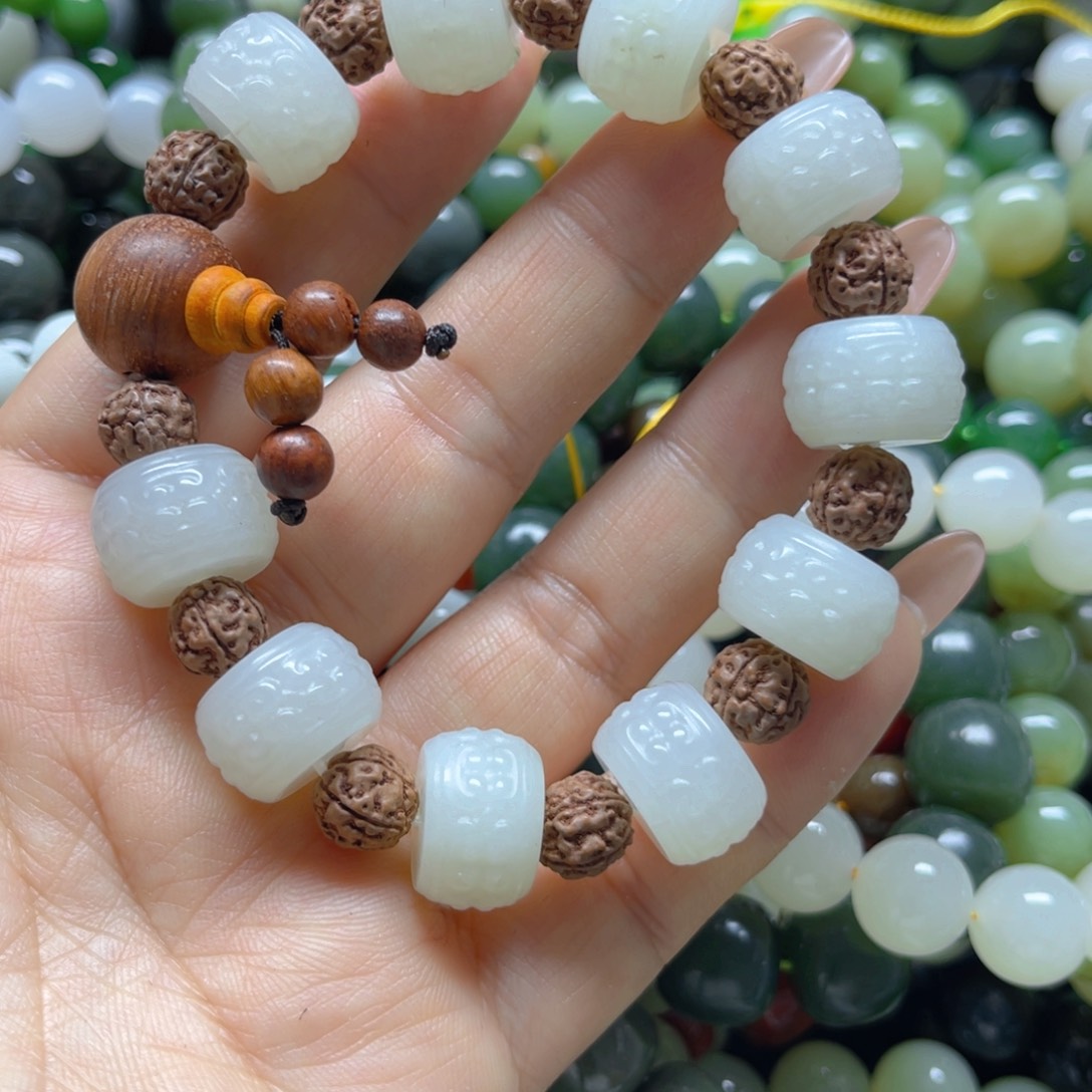 未镶嵌和田玉手链