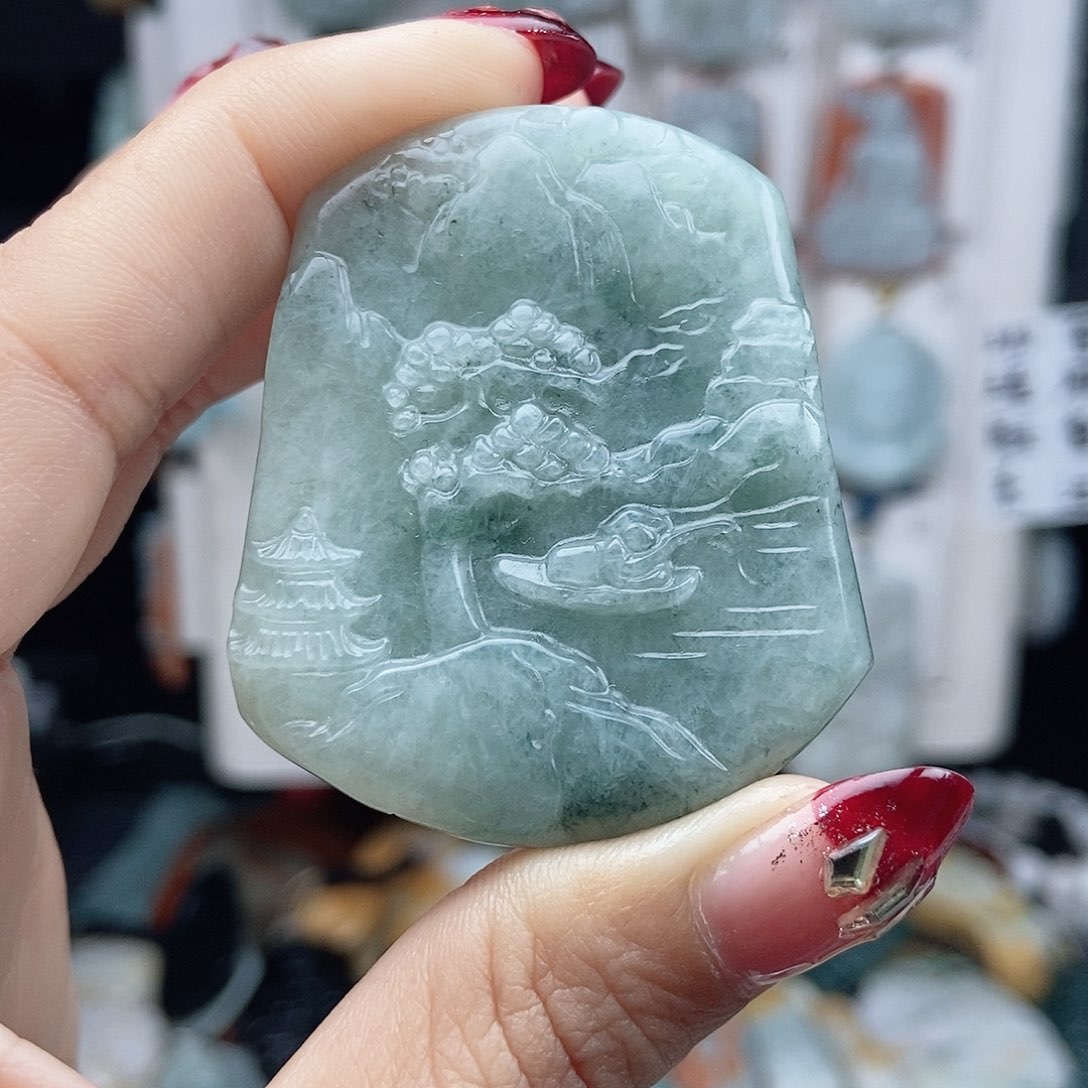 翡翠颈饰未镶嵌翡翠