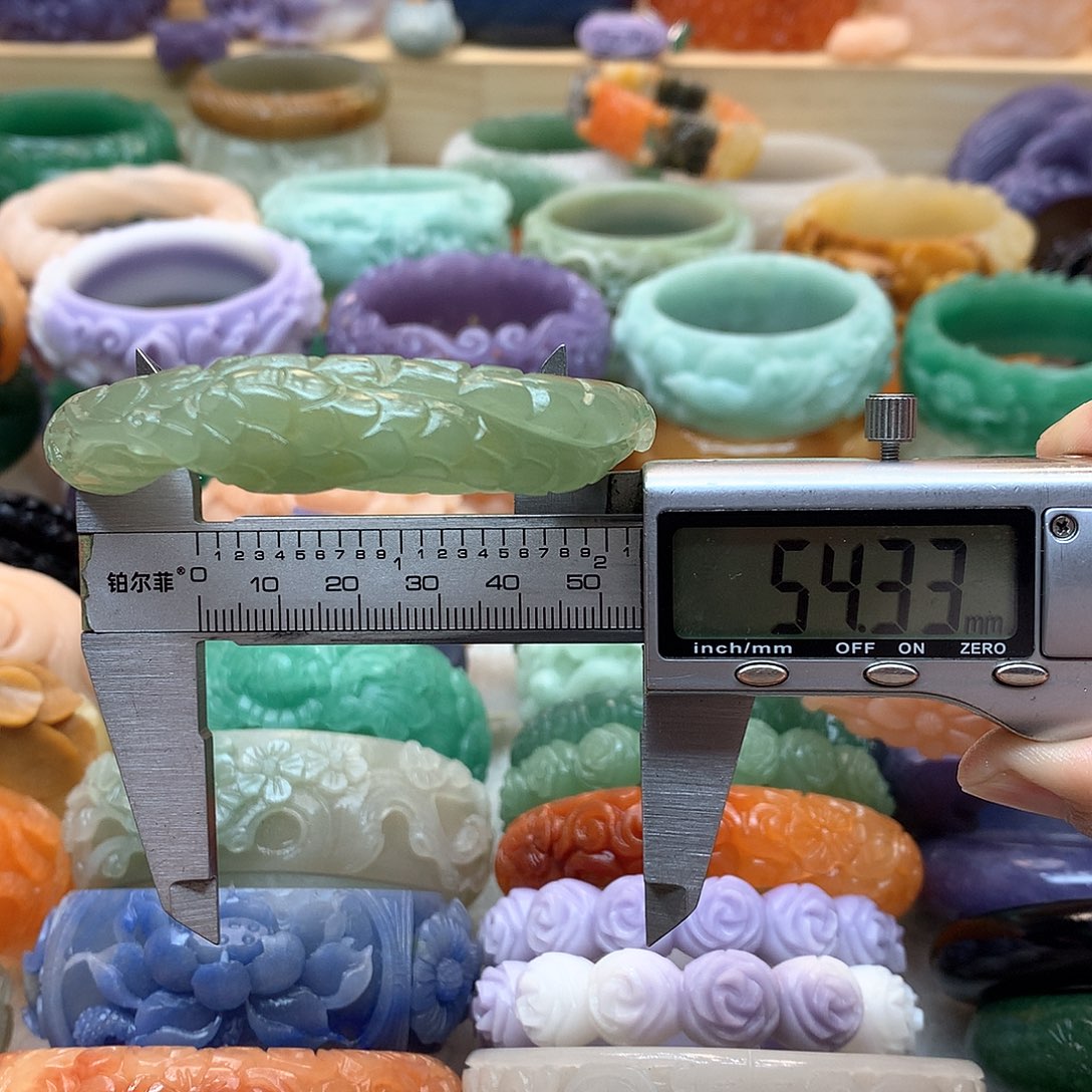 未镶嵌手镯石英质玉