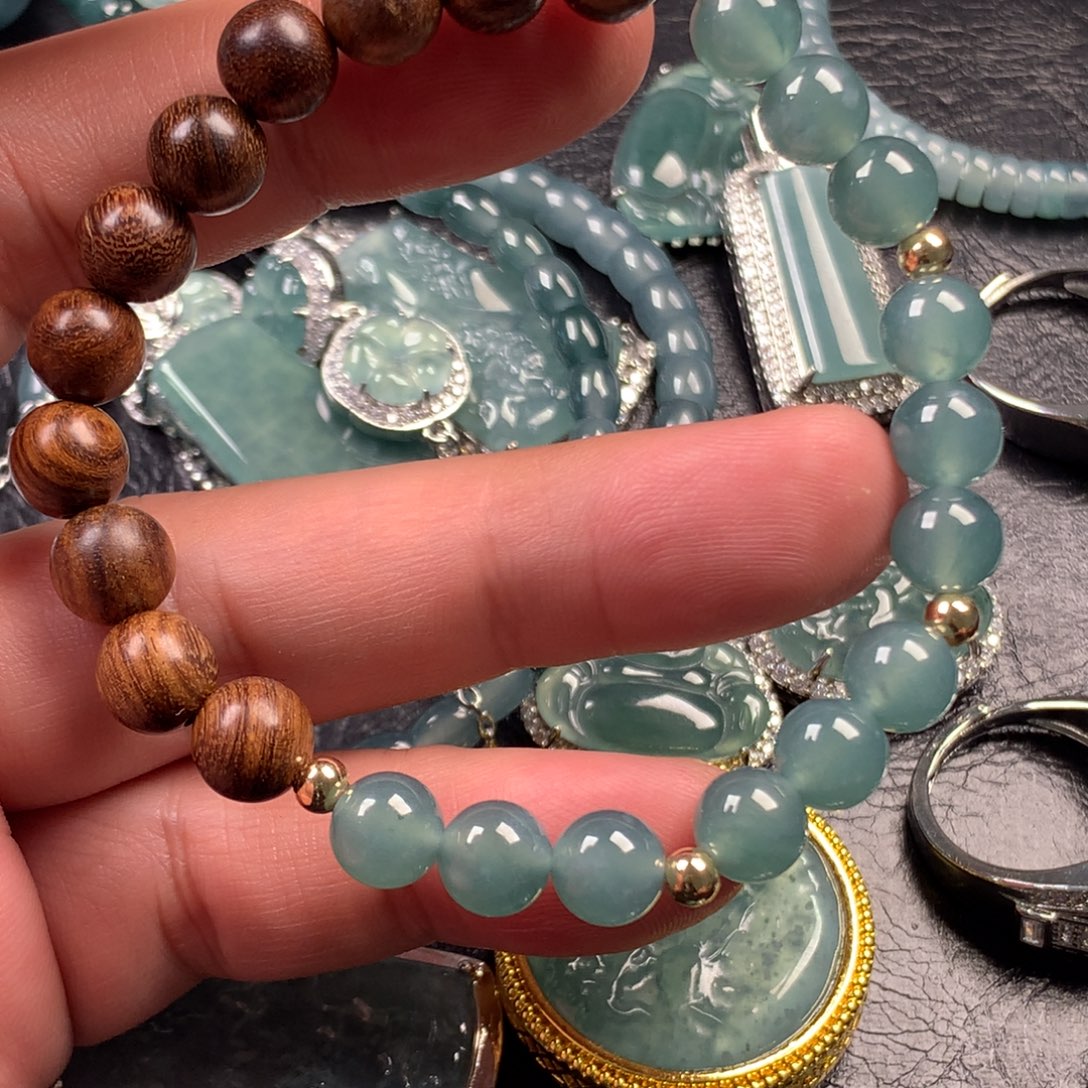 翡翠未镶嵌颈饰手串