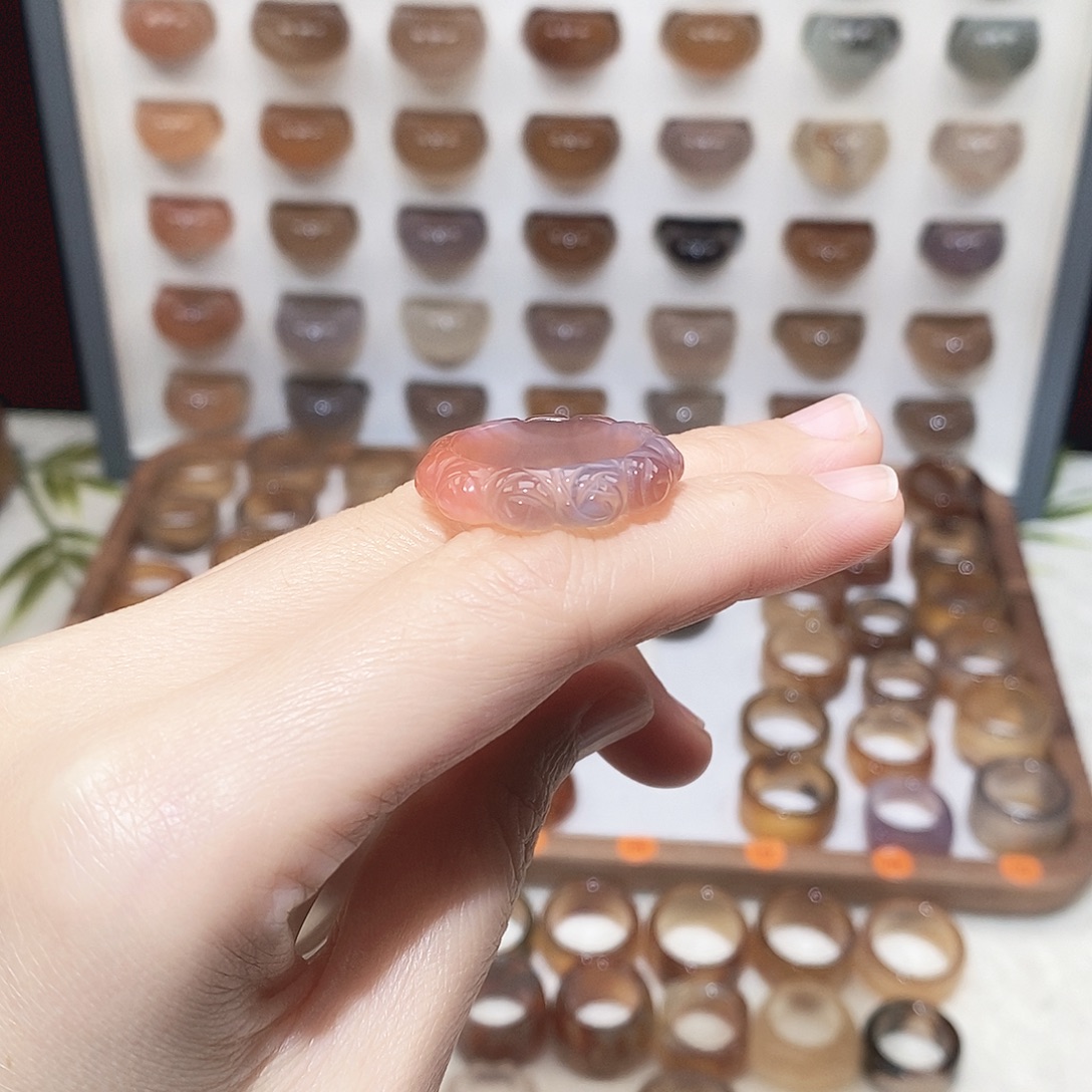 ღ***º玛瑙/玉髓未镶嵌戒指港18