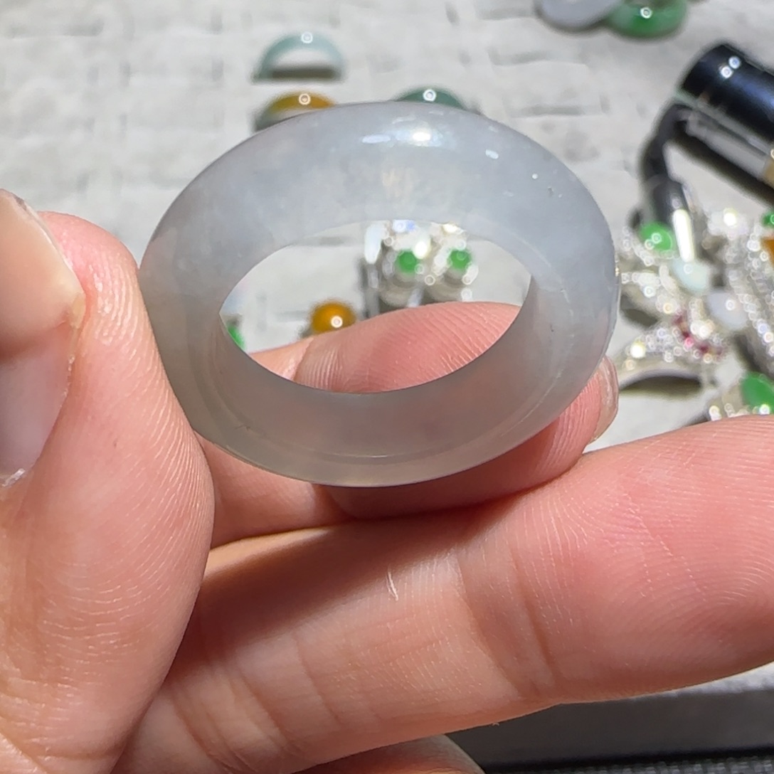 翡翠未镶嵌戒指翡翠