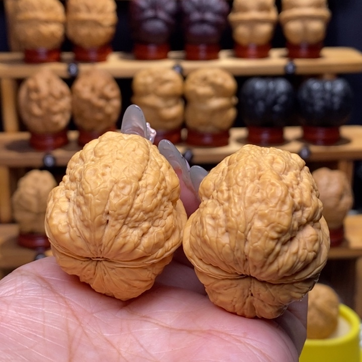 1***。文玩核桃把件雪魔3号42尺