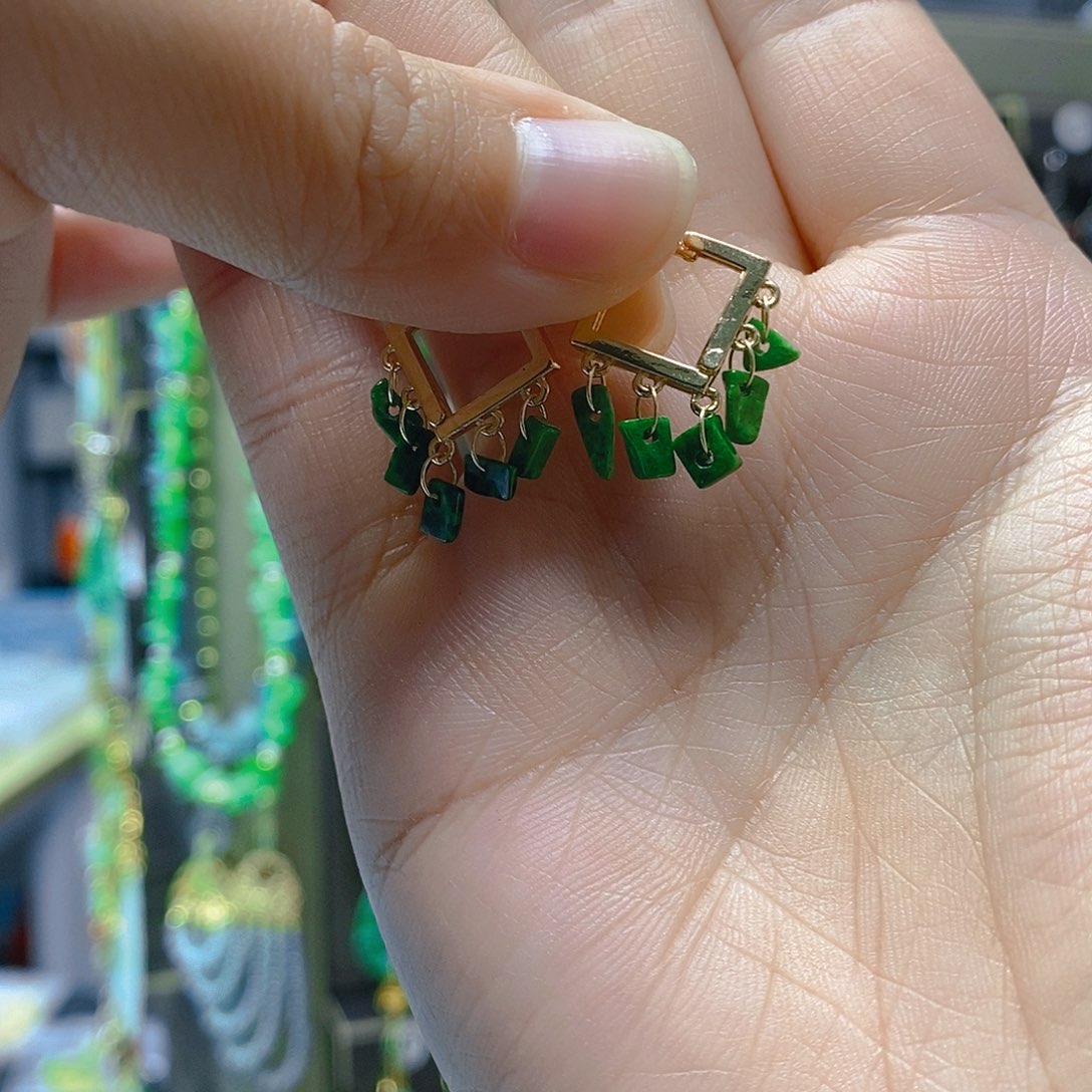 未镶嵌翡翠耳饰翡翠