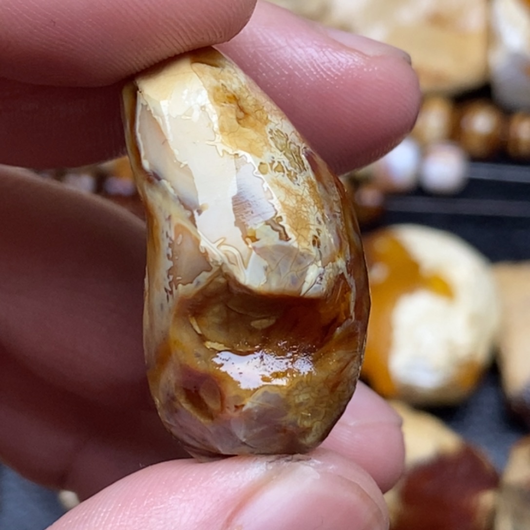 伍***正定制琥珀未镶嵌定制琥珀定制