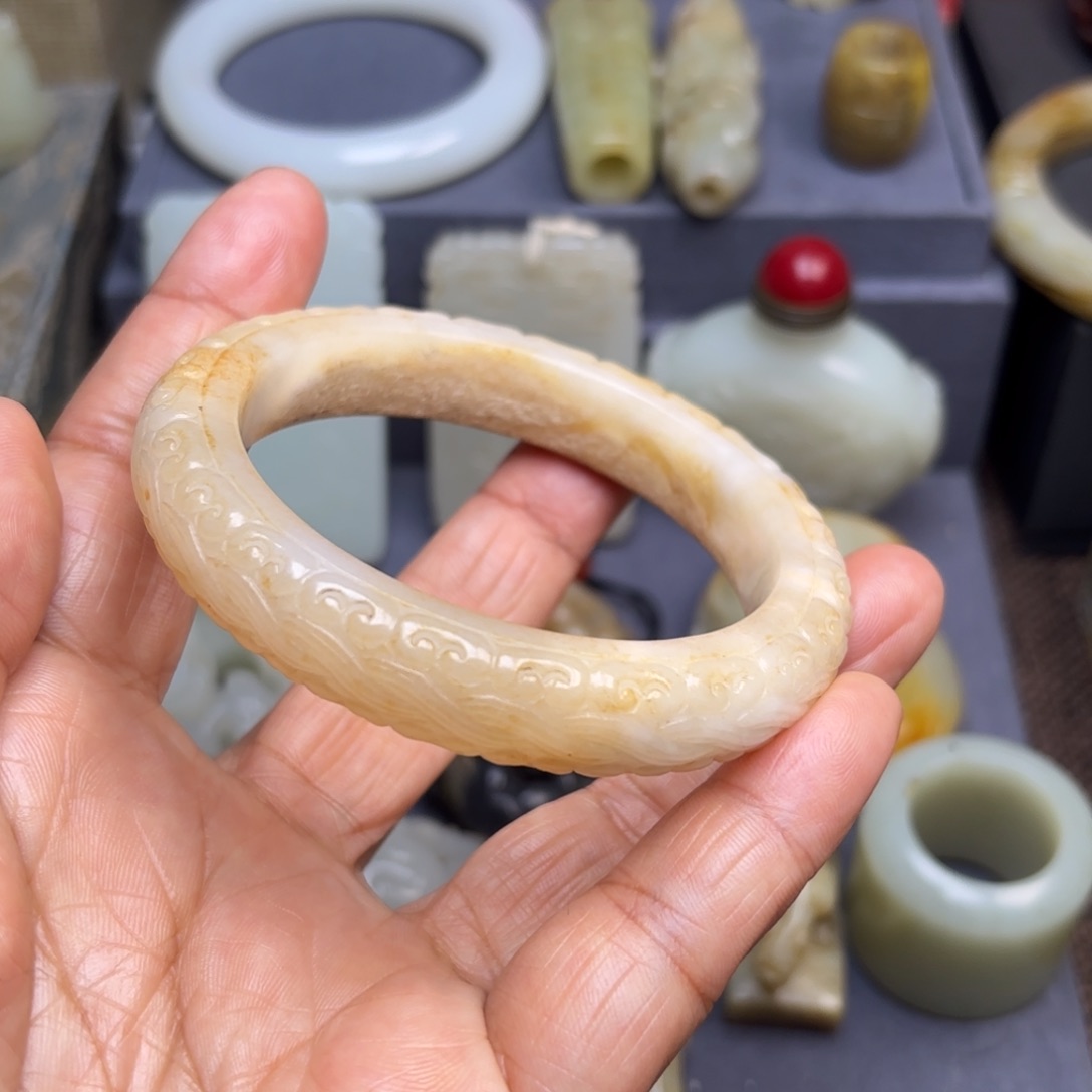 和田玉（糖玉）挂件未镶嵌?****士