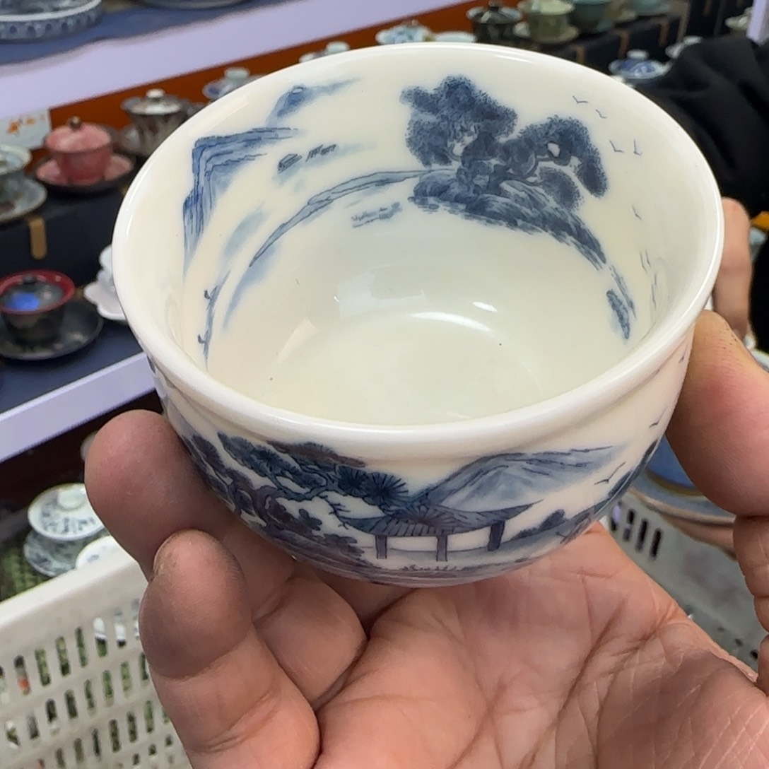 高温下的高温天气使人心情愉悦的