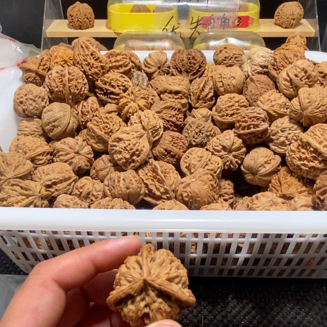 李***昆吊坠文玩核桃核桃异形