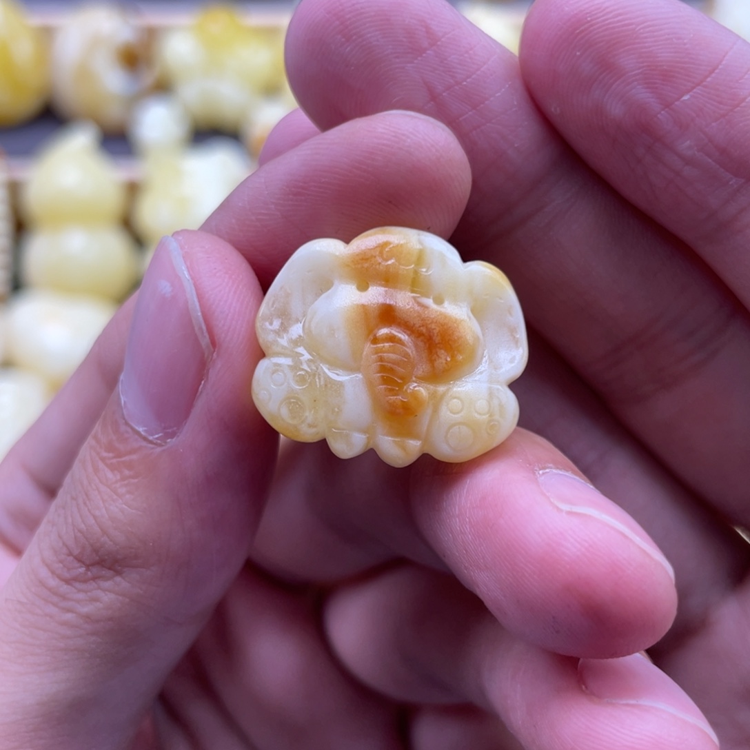 琥珀未镶嵌裸石蜜蜡