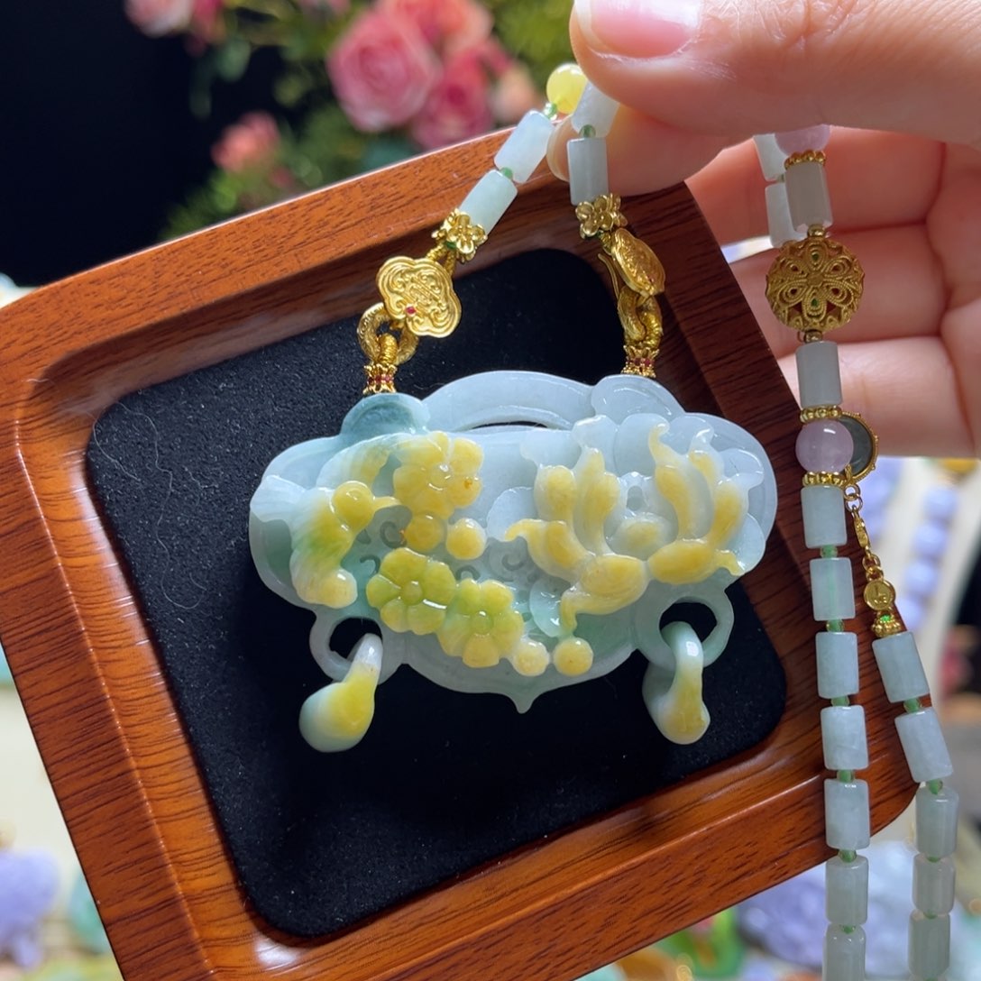 翡翠颈饰未镶嵌天然