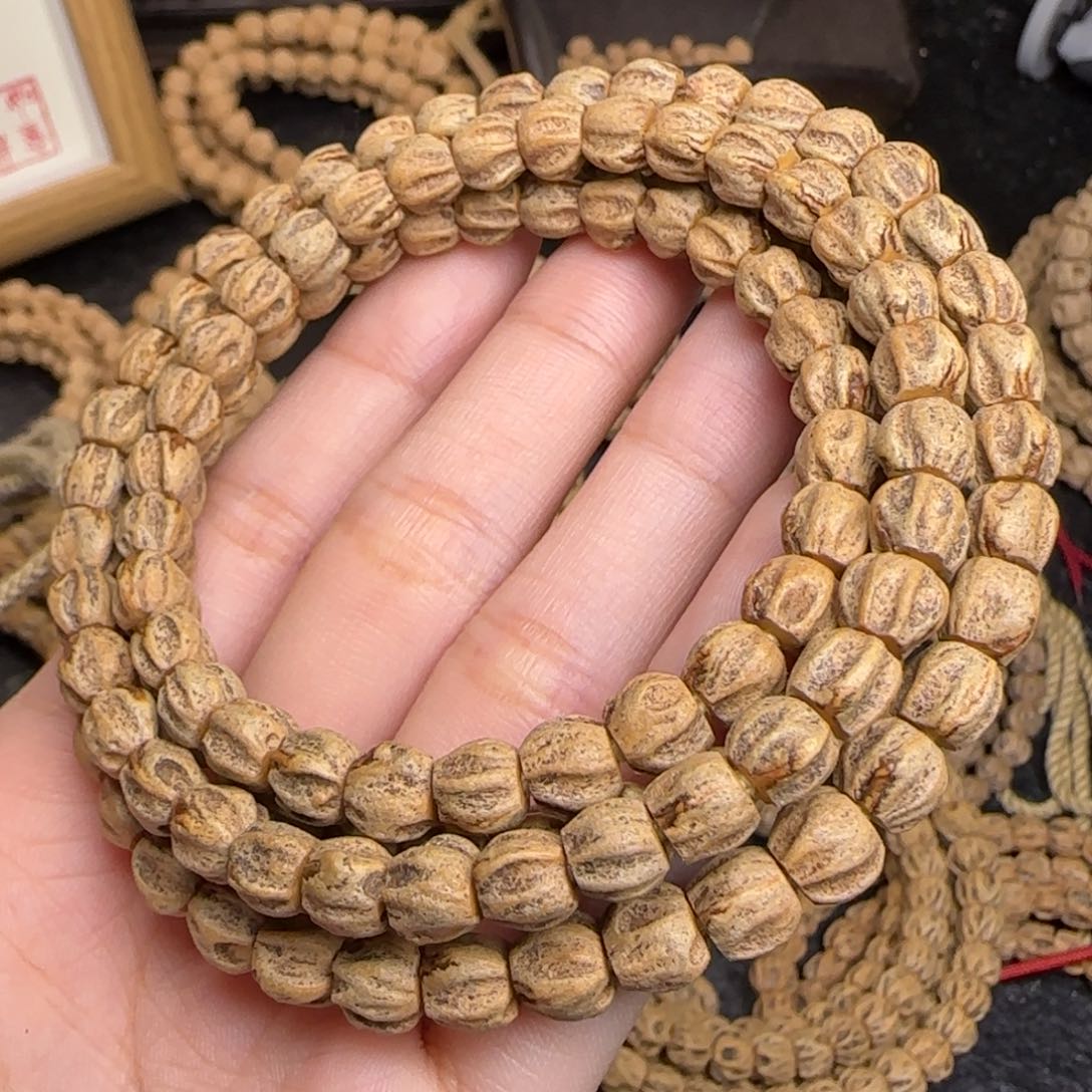 柏香籽/百香籽吊坠给***文