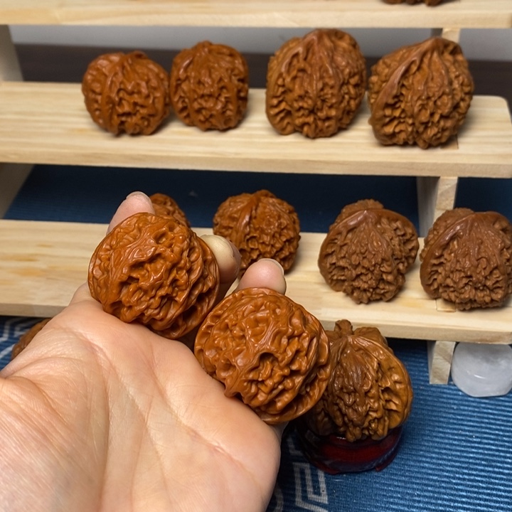 无***刚文玩核桃把件苹果园