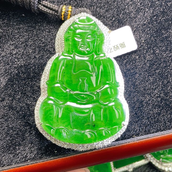 翡翠颈饰未镶嵌25，