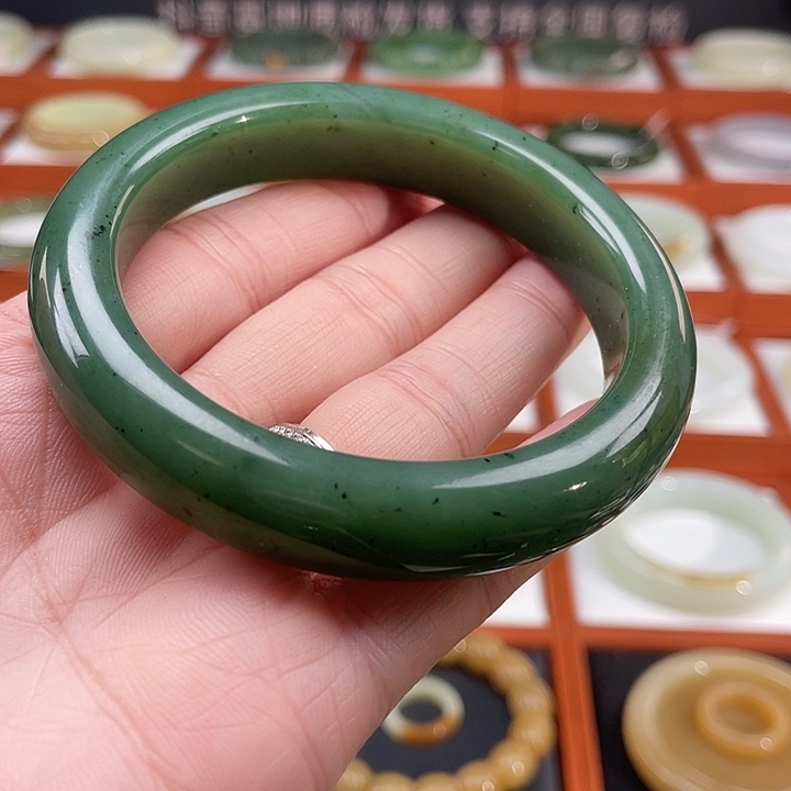 和田玉（碧玉）手镯未镶嵌