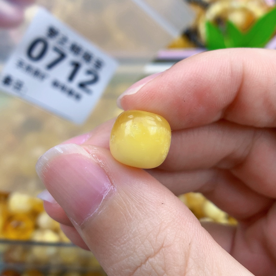裸石琥珀未镶嵌10.8