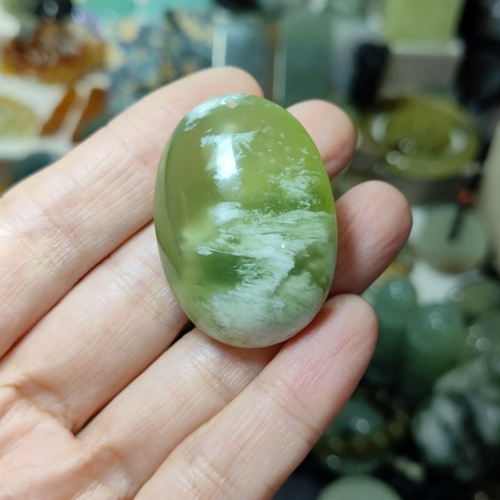 朱***言岫玉未镶嵌挂坠款式