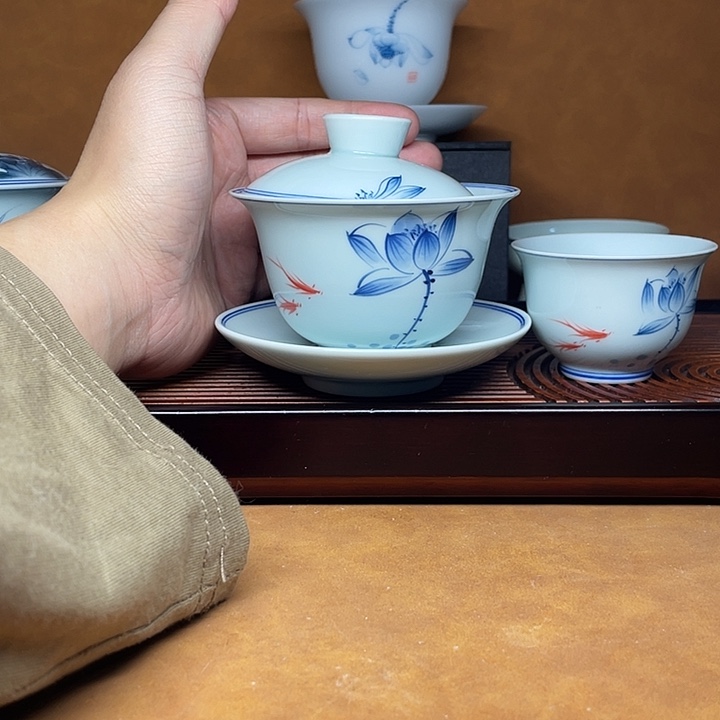 160荷花盖碗带鱼加杯子