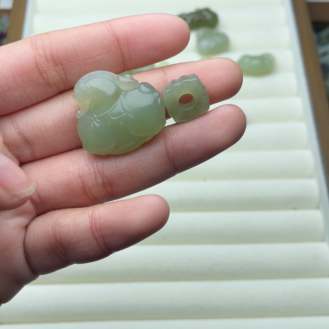 未镶嵌手绳和田玉大***迹