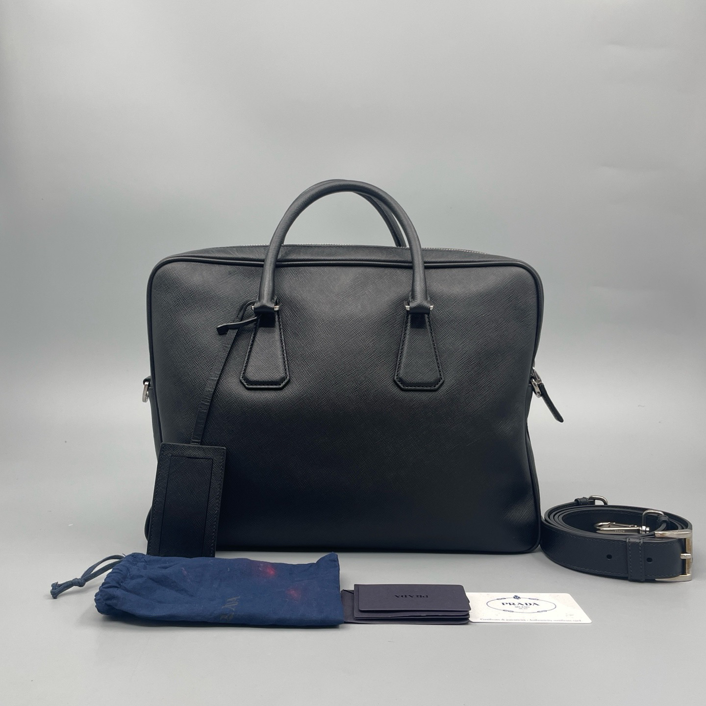 95新 Prada/普拉达 黑色十字纹牛公文包手提斜挎包 36*27 A3778