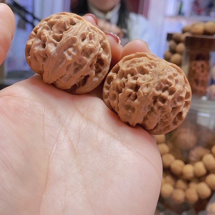 【闪购商品】文玩核桃把件41.5闷尖苹果