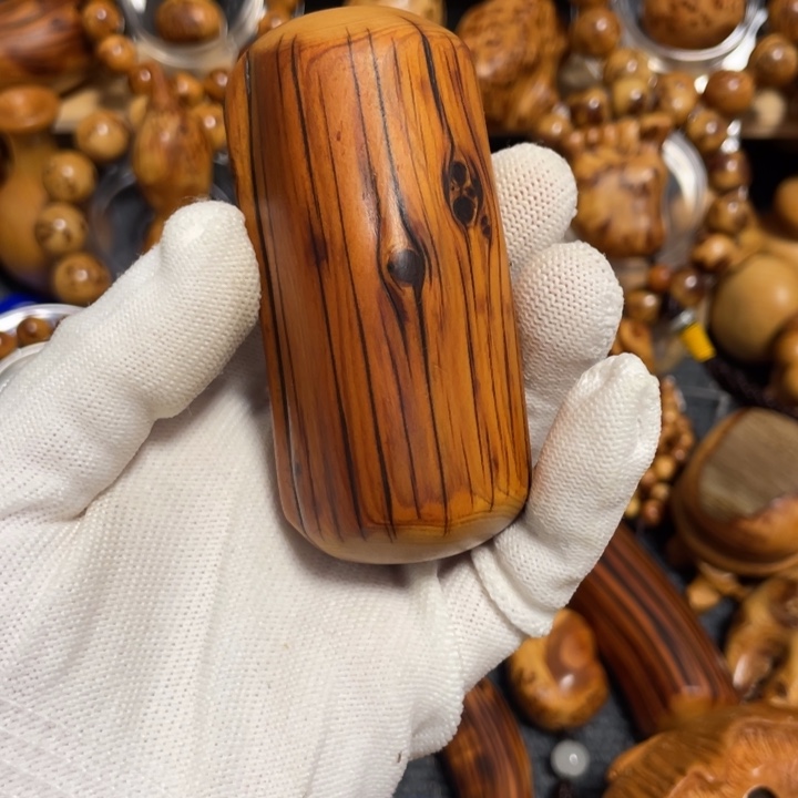 柏木太行崖柏虎皮手把件