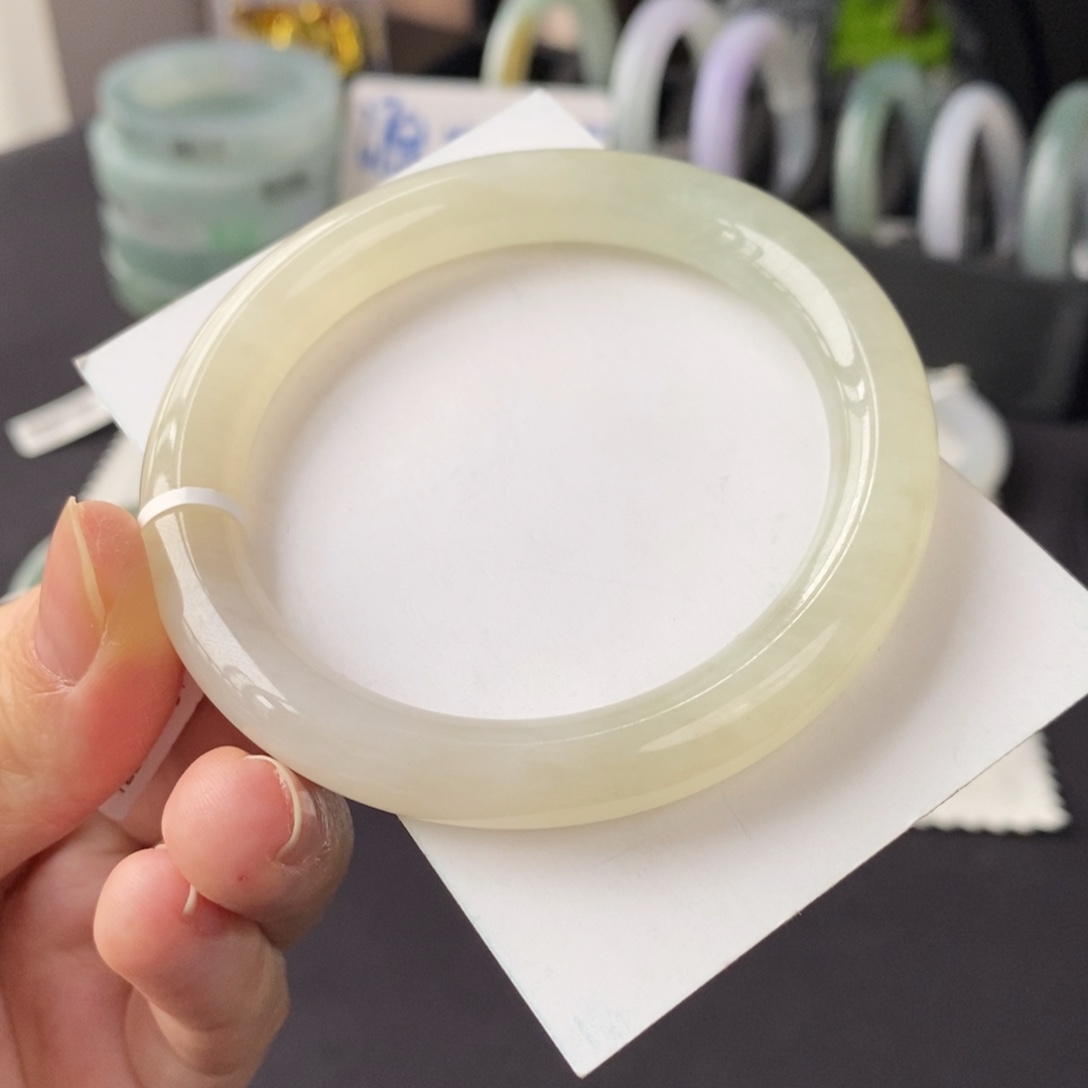 翡翠未镶嵌手镯冰糖雪梨55