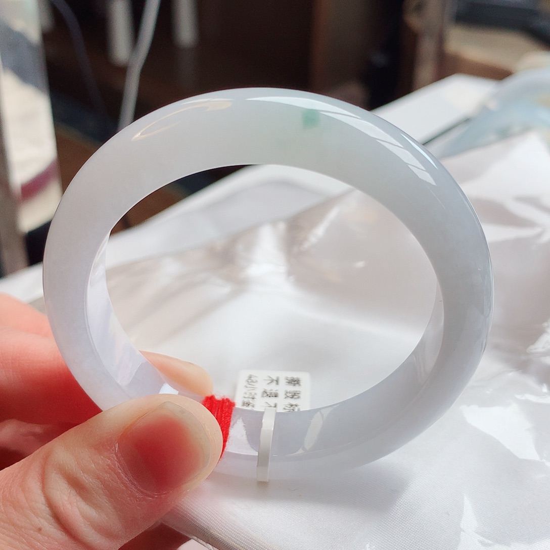 翡翠手镯未镶嵌天然翡翠A货