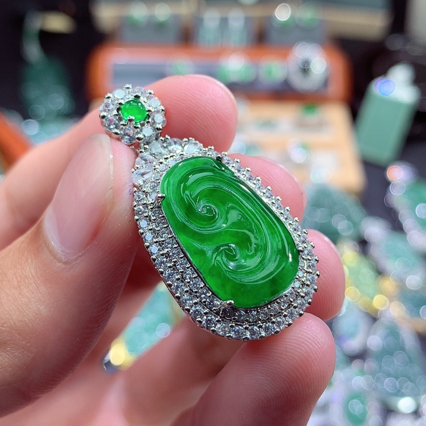 【闪购商品】翡翠颈饰未镶嵌挂件